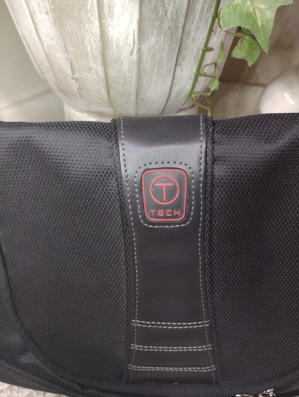 T-Tech By Tumi Men's Black Mercer Travel Kit - Picture 2 of 10